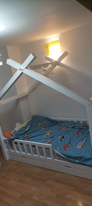 Pat montessori tip casuta! Transport gratuit peste tot in țara!