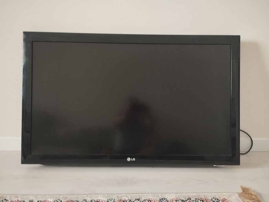 Телевизор LG в хорошом состоянии б/у