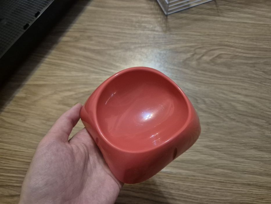 Cusca hamster pitic cu roata si bol