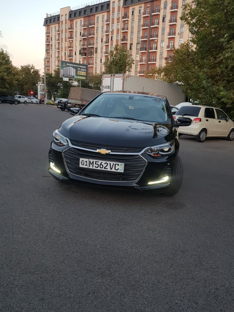 Onix premier turbo 2024 yil  Qora Toza
