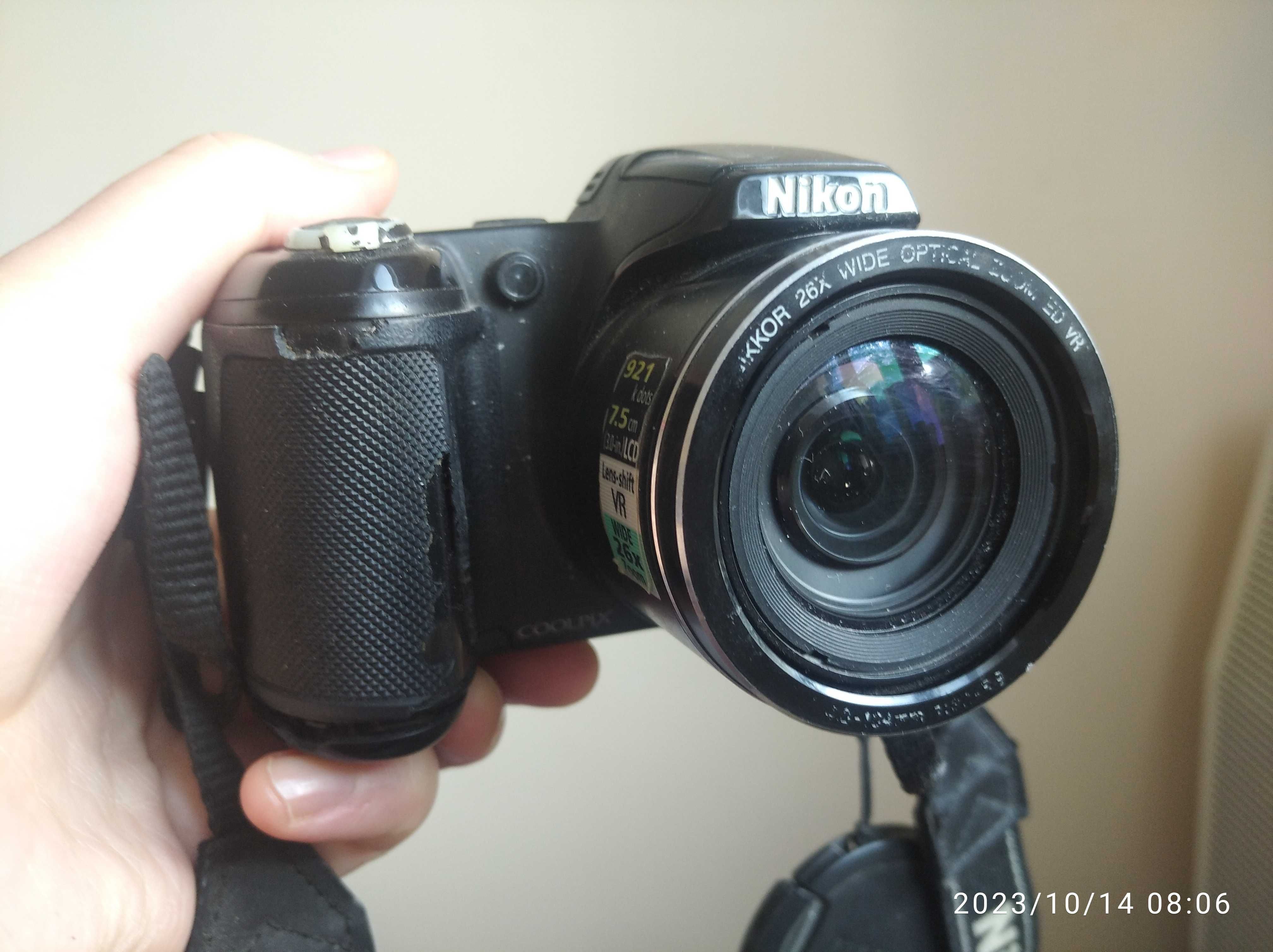 Fotoapparat Nikon holati yaxshi