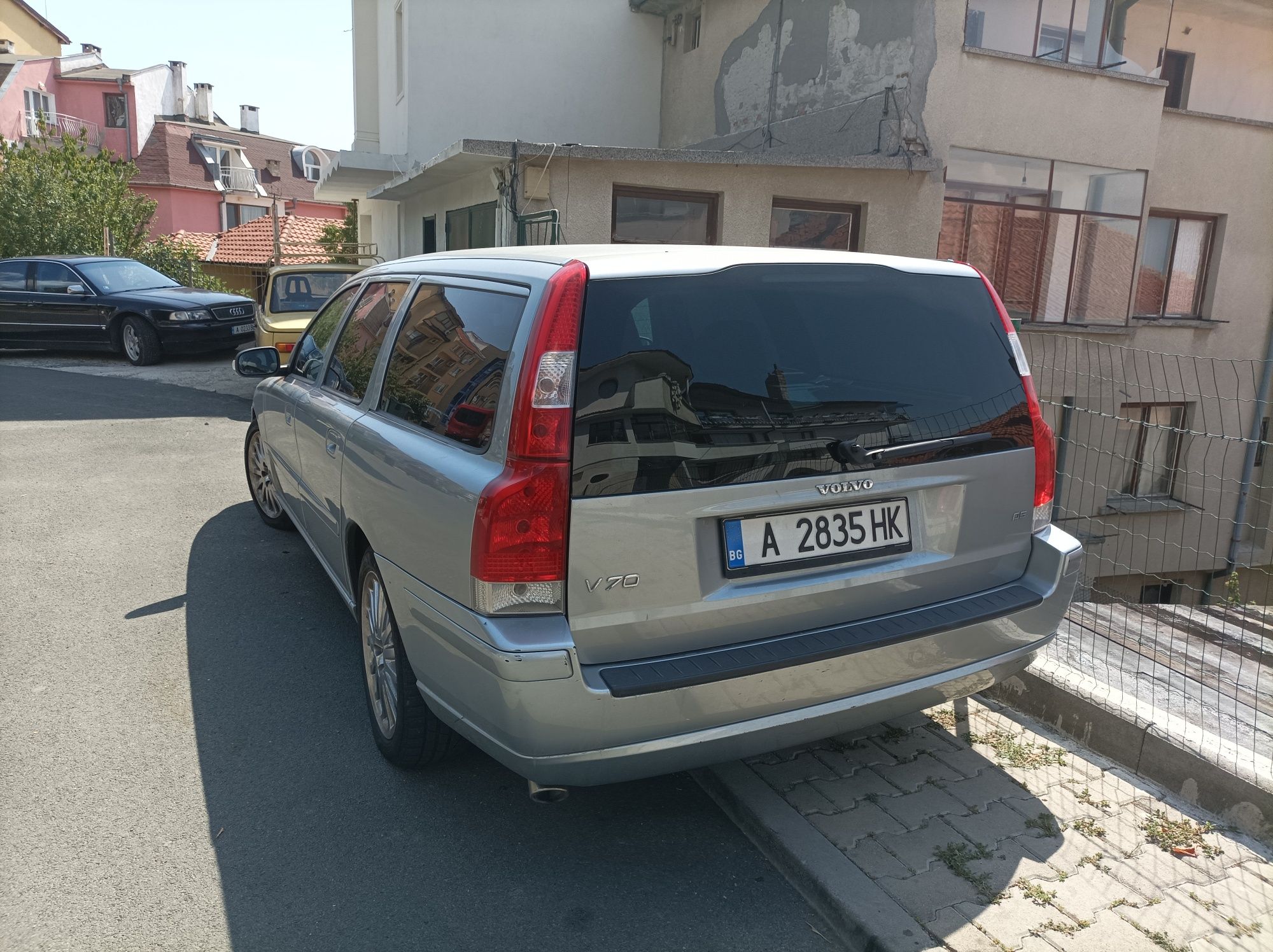 Продавам Volvo V70