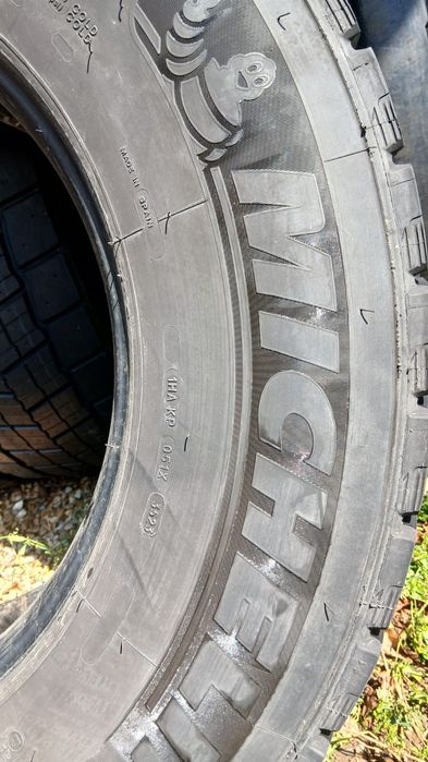 Vând anvelope Michelin 315/70