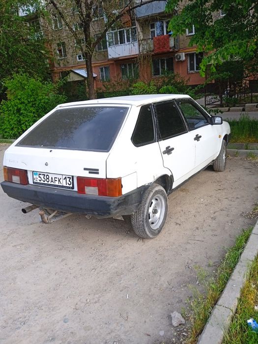 Машина Ваз  2109 .