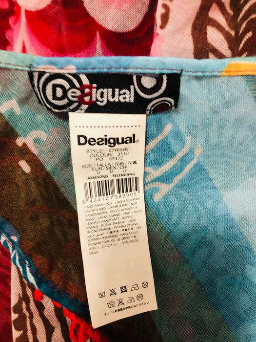Desigual страхотен  шал с подарък