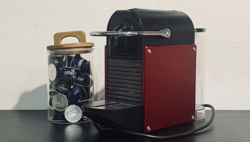 Espressor Nespresso Pixie + 30 capsule Lavazza – doar în zona Dej-Cluj