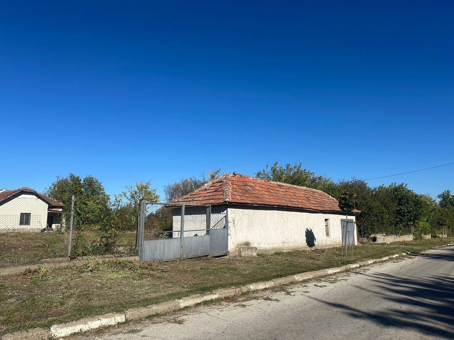 Продавам къща 3 в 1