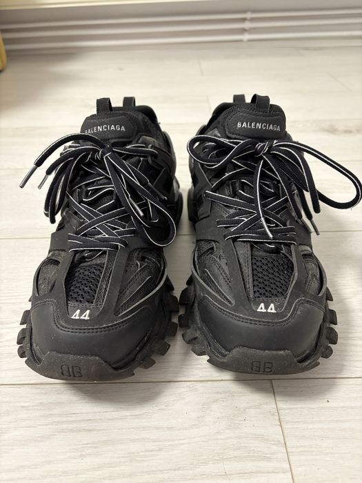 balenciaga track led