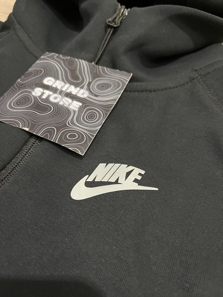 Tech Fleece Reflective