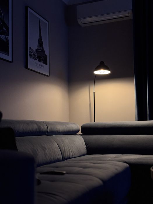 Lampadar negru cu picior