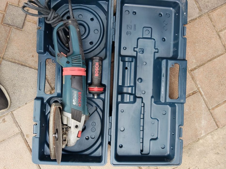 Flex BOSCH GWS 26-230 LVI de 2600 w că și nou