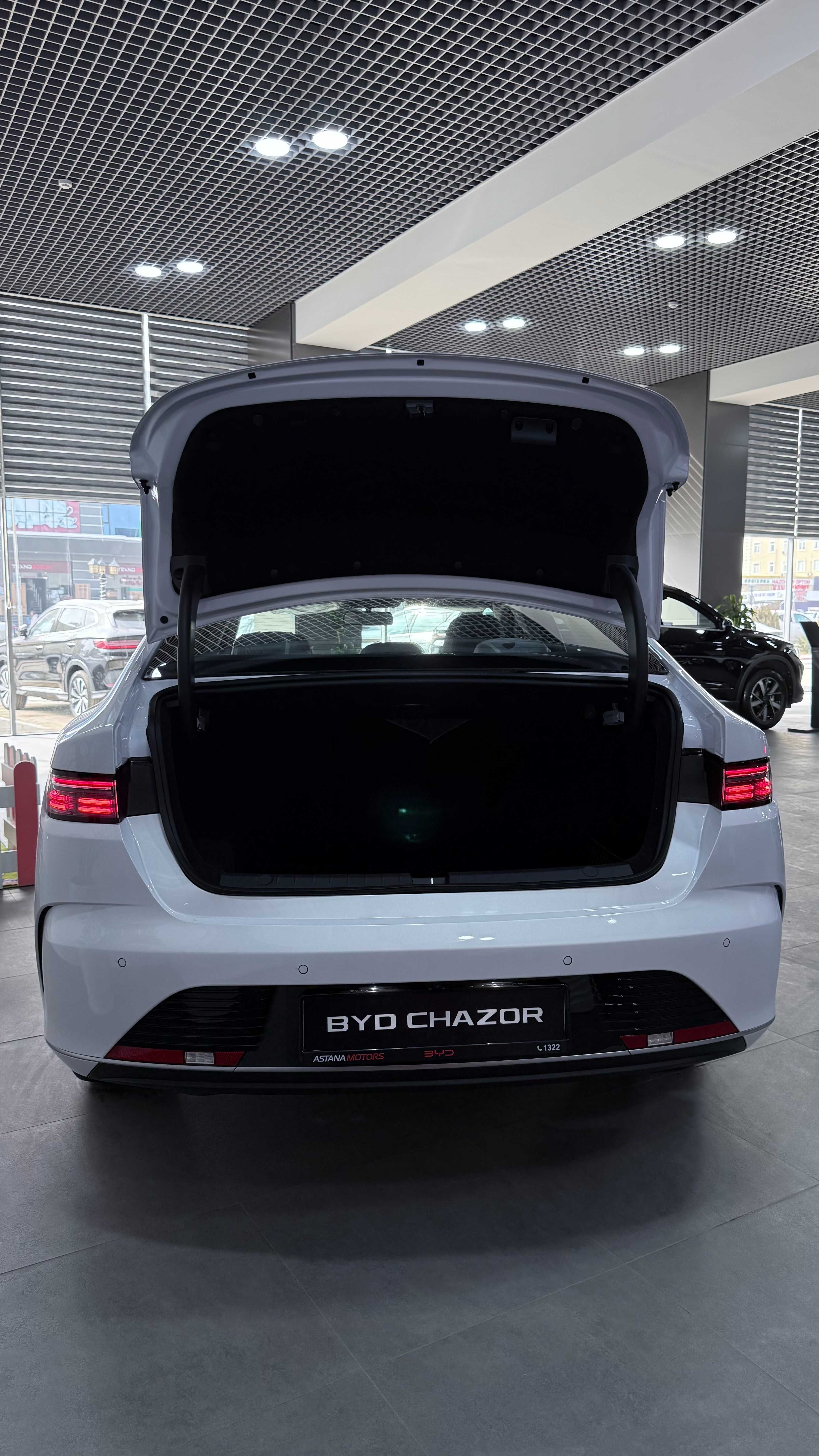 BYD Chazor gibrid to'liq quvvatda 1000km yura oladi