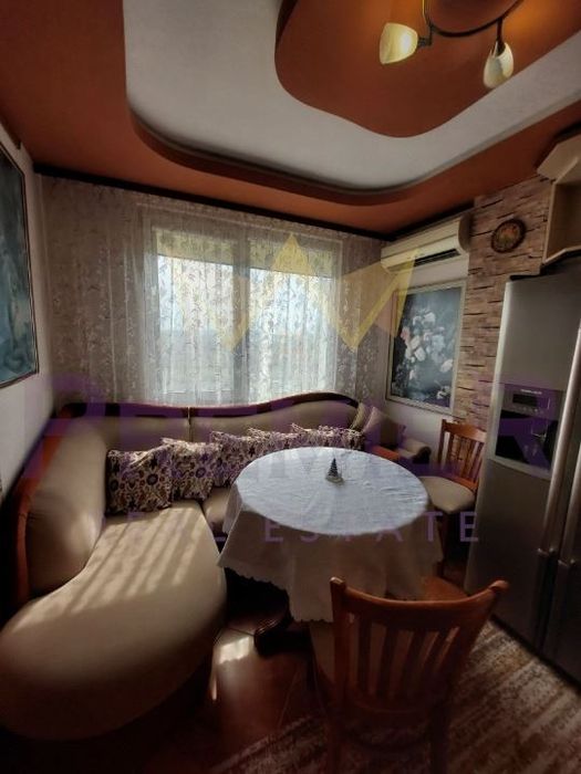 Дава се под наем Четиристаен апартамент в Варна, Трошево - 103 кв.м за 714 € - Снимка #1