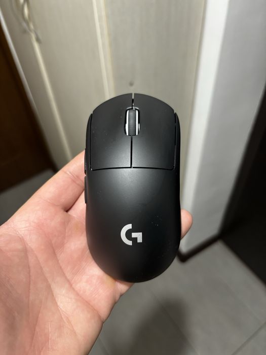 Logitech g915x tkl si logitech pro x superlight 2 se