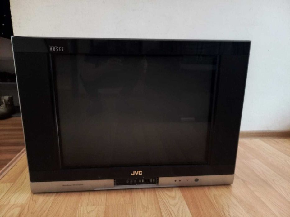 Телевизор  JVC,   б/у, в рабочем состоянии, самовывоз