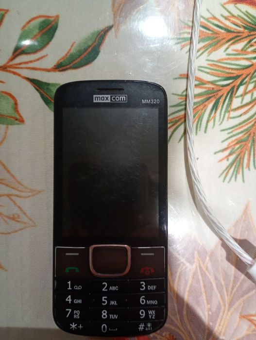 Maxcom telefon cu butoane mm320
