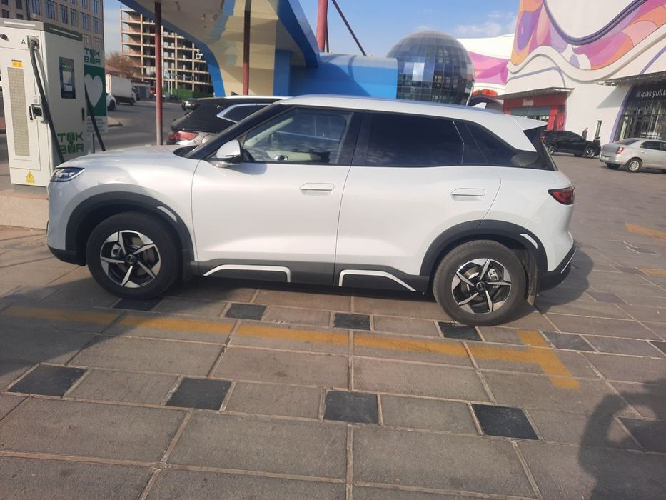 Srochno mashina sotiladi. BYD Yuan up yili 2025.Xolati zur.