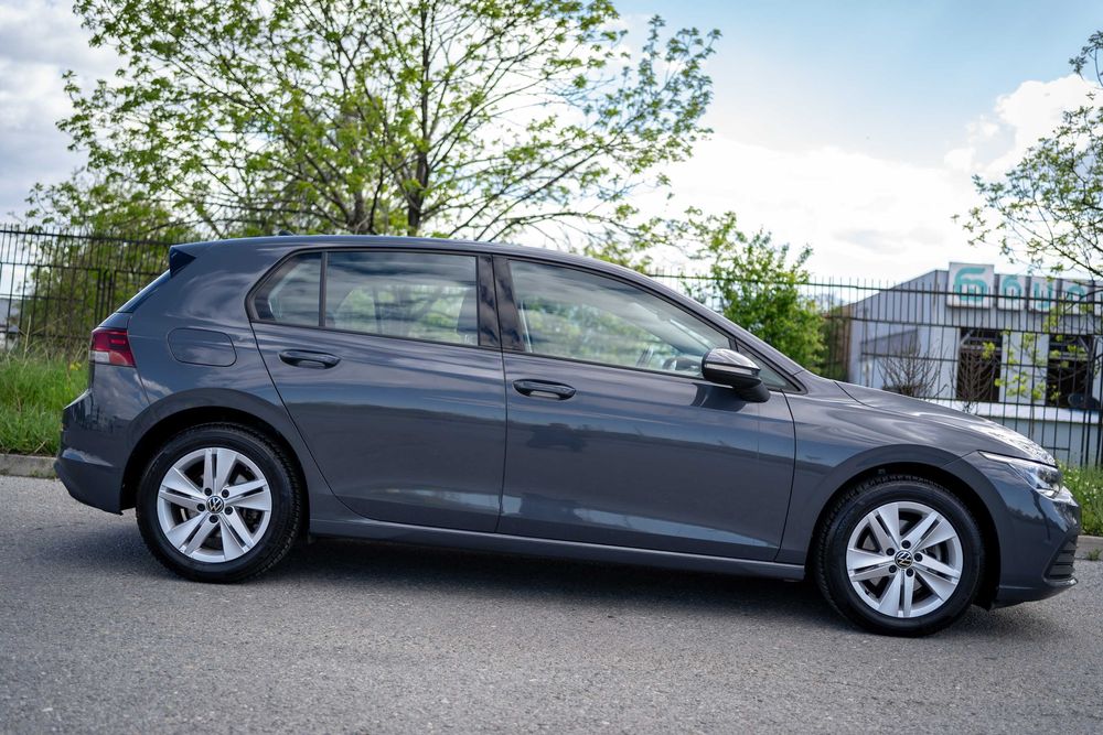 Продавам Volkswagen Golf 8 - Life 1.5 e-TSI hybrid