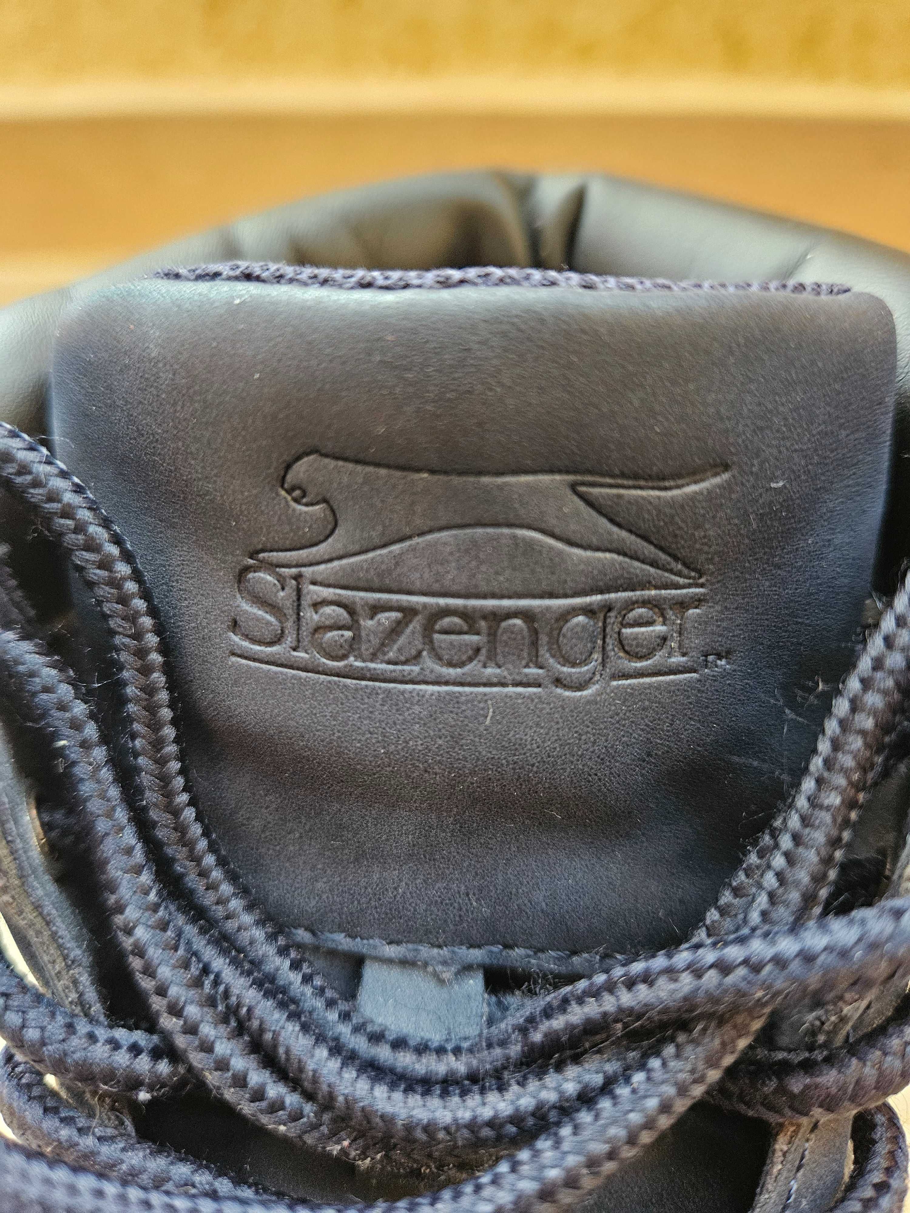 Детски боти за момче Slazenger . Обувани броени пъти. Като нови.