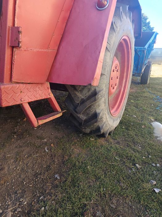 Vând tractor U 445