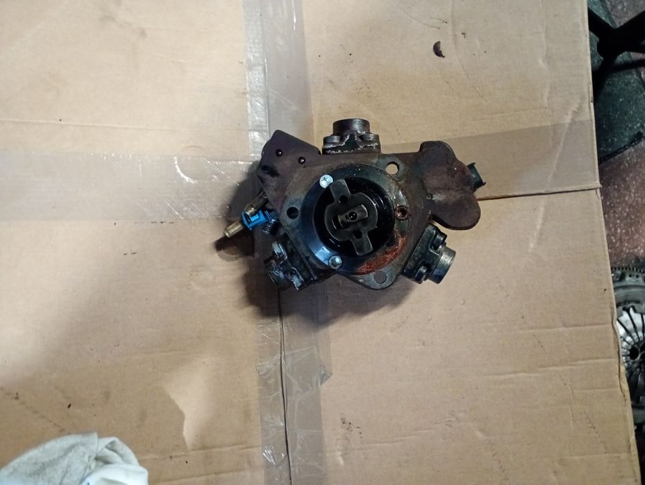 Pompa inalte pompa injectie Opel corsa d 1.3cdti meriva b 0445010247