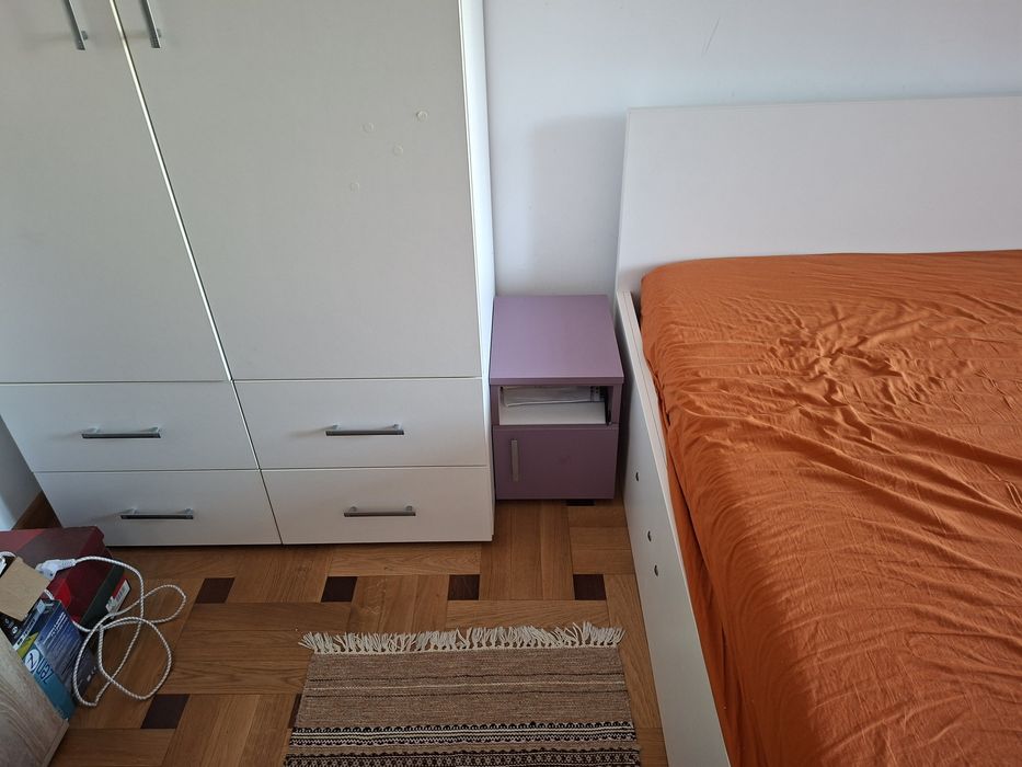 Mobila dormitor:pat, dulapuri noptiere