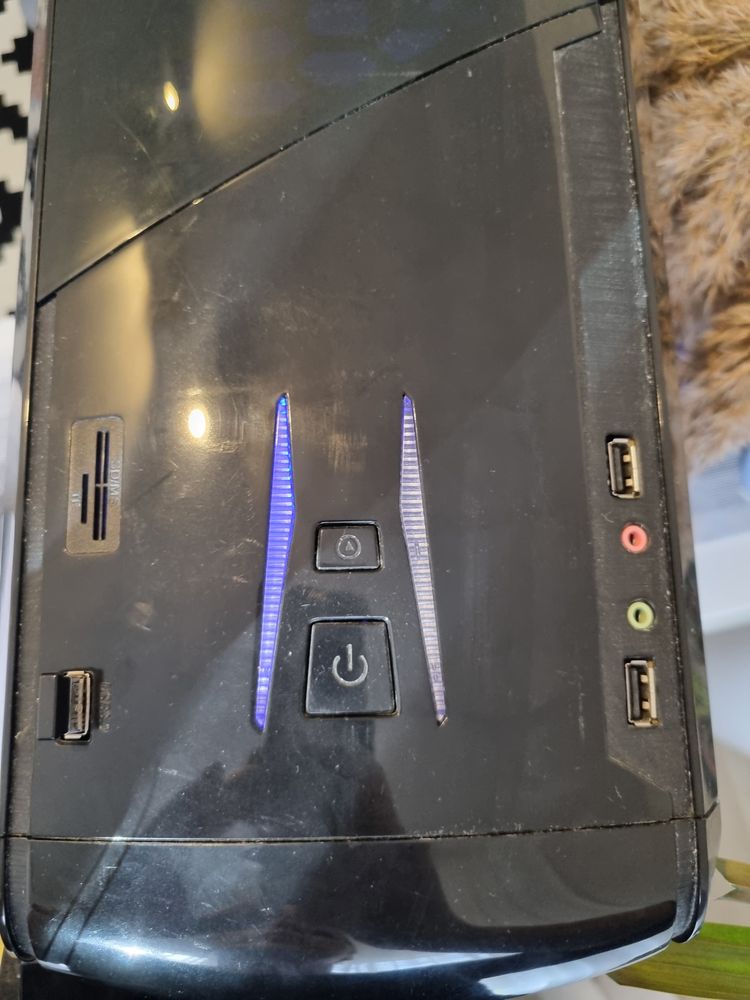 Sistem gaming - calculator + monitor