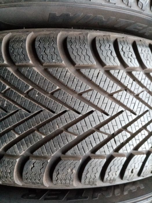 Anvelope de iarnă 195/60r16-89H Pirelli.