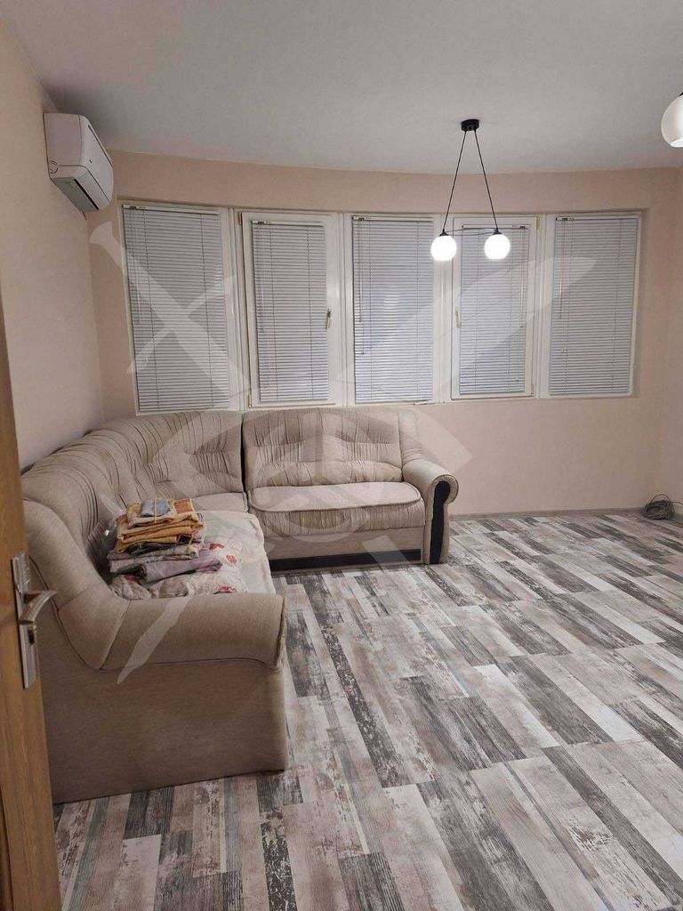 Дава се под наем Двустаен апартамент в Варна, Погреби - 55 кв.м за 375 € - Снимка #1