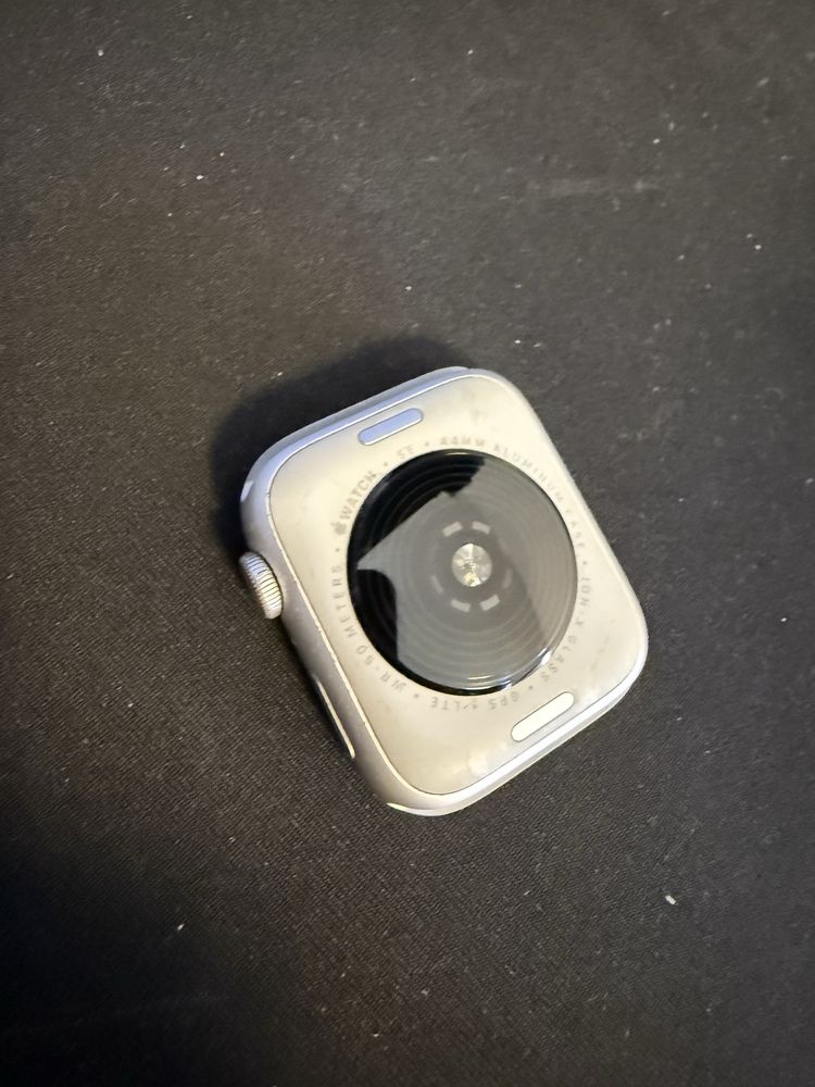 Apple watch se(2022) 44mm+ cellular