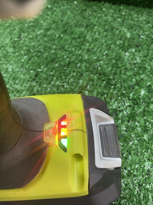 Винтоверт Ryobi R14DDE 14,4v с батерия 1,5ah и зарядно