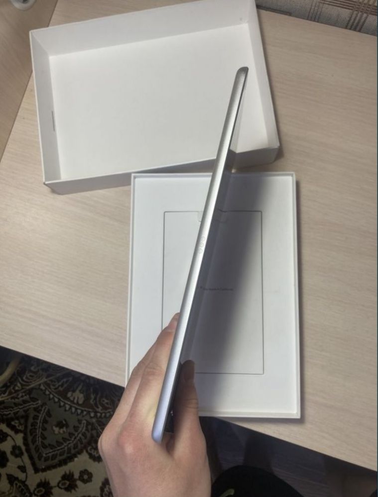 Продается IPAD gen 9 th 64 гб+ чехол