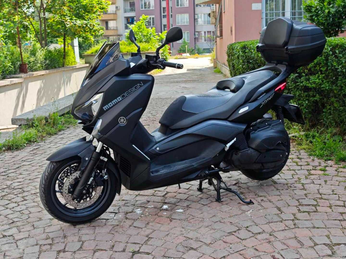 скутер Yamaha X-max 400cc MOMO DESIGN AKRAPOVIC abs