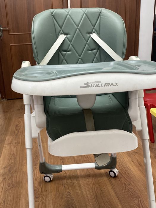 Детский на ножках стульчик