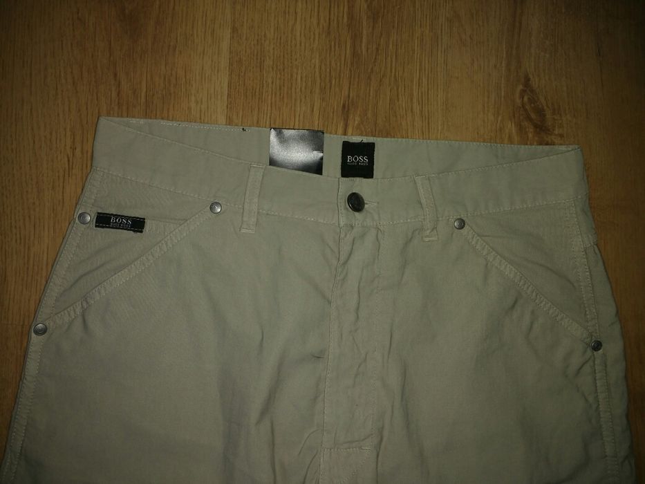 Pantaloni Hugo Boss mărimea 33 x 34