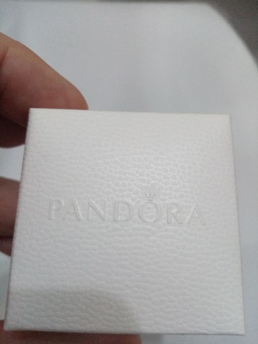 Vând 10 cutii pandora originale noi