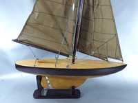Barcă velier vechi de colecție din lemn original