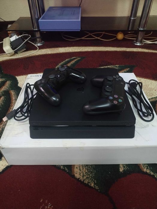 Play station 4slim 1tb goldhen 9.00 versiya