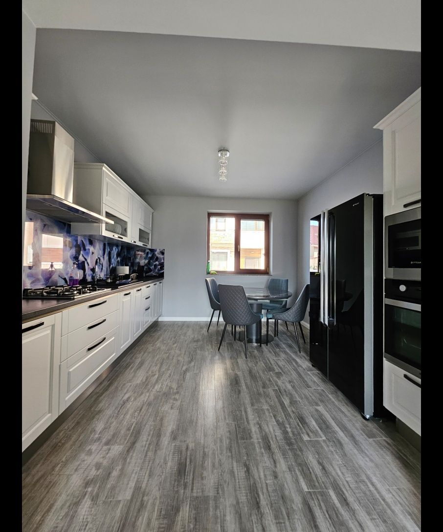 Casa de vanzare "la cheia'  în regim duplex