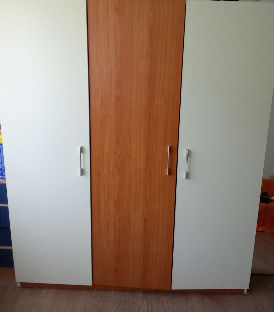 Șifonier și comodă set