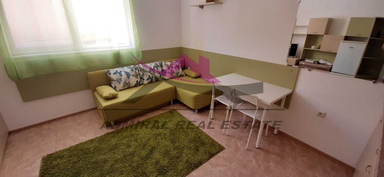 Дава се под наем Едностаен апартамент в Варна, м-т Св. Никола - 28 кв.м за 300 € - Снимка #1