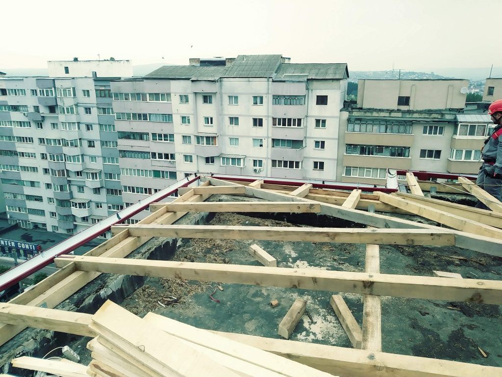 Montaj acoperișuri  și reparații