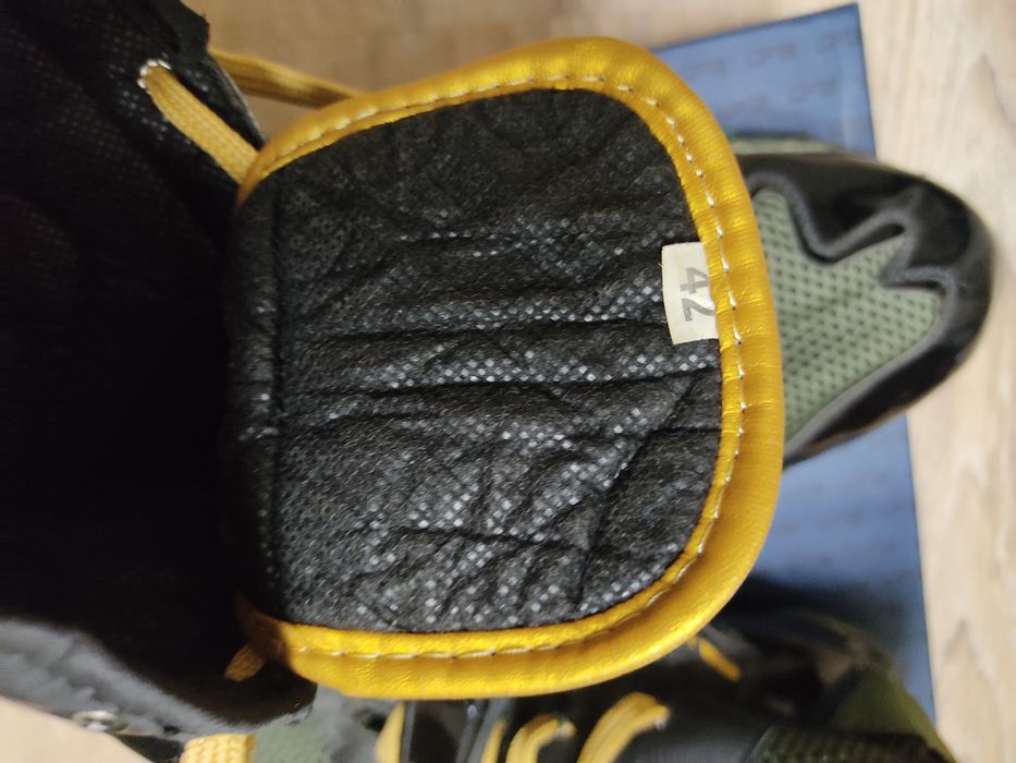 Продам несколько обуви разных размеров от 32 до 38 отличного качества