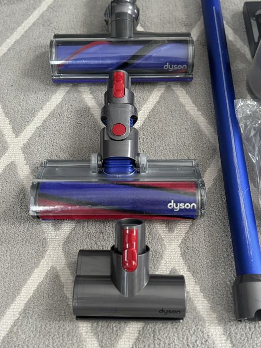 Aspirator Dyson V8 absolute - baterie noua