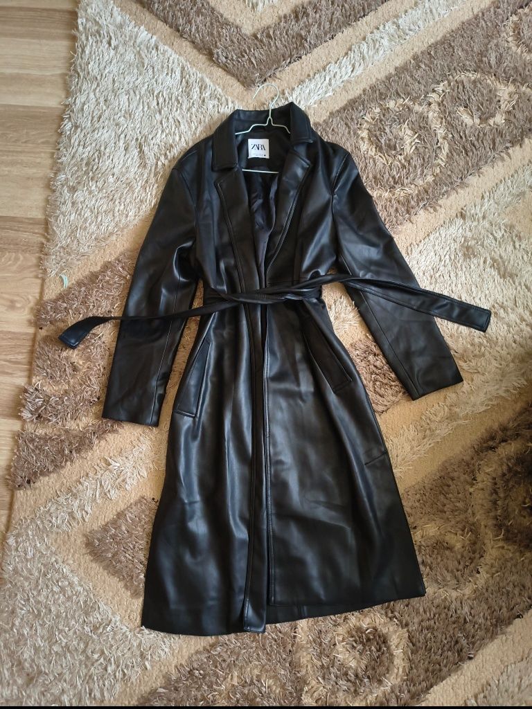 Кожено палто / кожен тренч на Zara