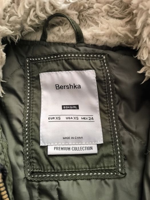 Парка на Bershka и черна парка на Rodeo