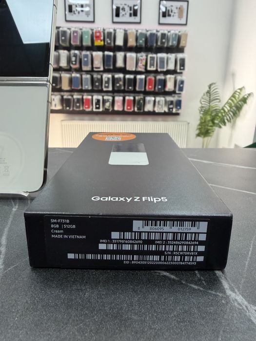 Samsung Galaxy Flip 5 - 512Gb - Ca NOU - Garantie 6 Luni!