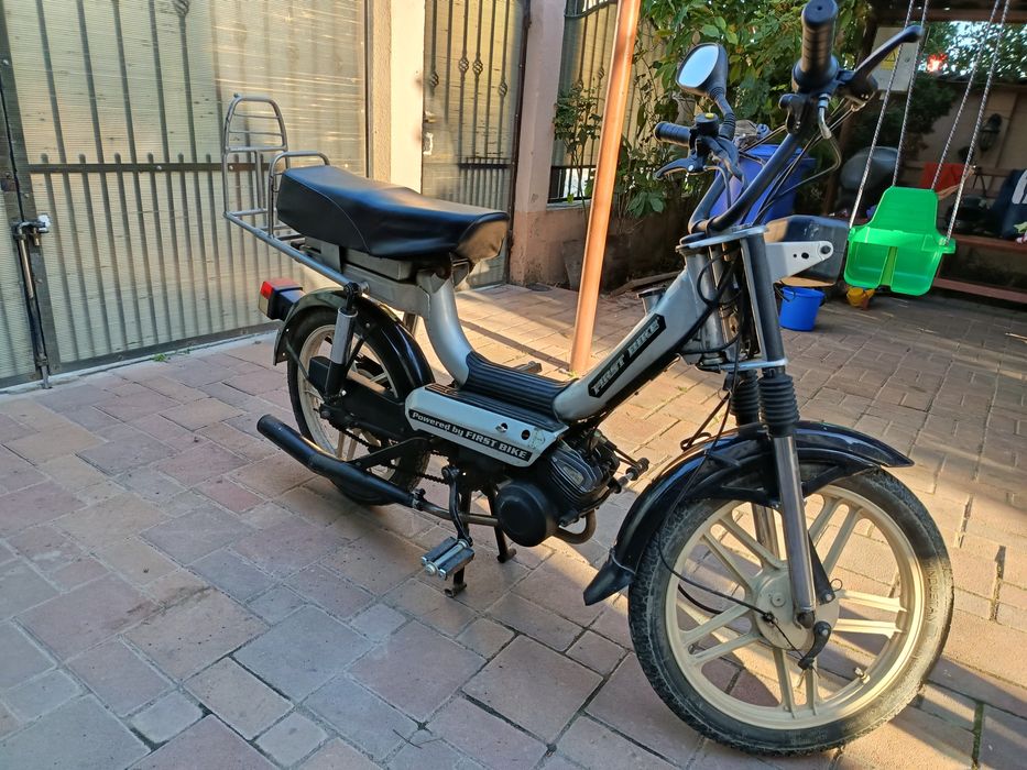 Vând scuter moped First Bike