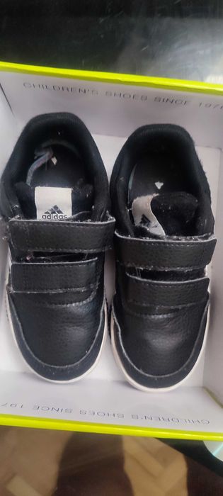 Детски обувки Adidas 26.5