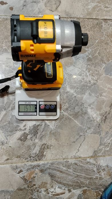 Impact Dewalt DCF 860 cu baterie de 6A